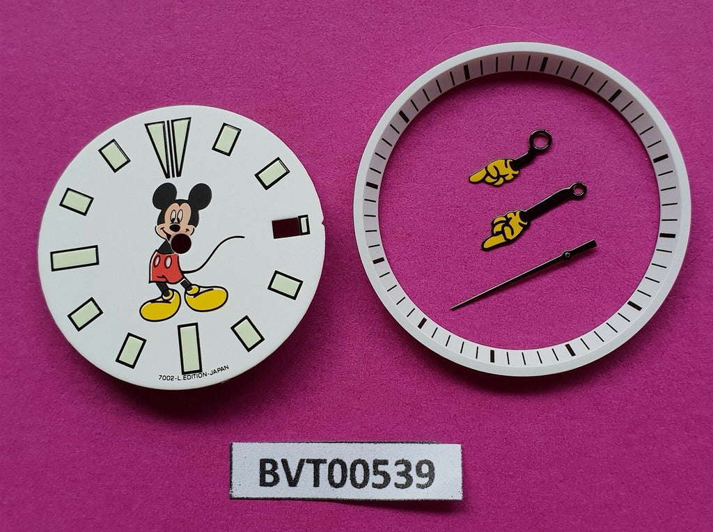 SEIKO MICKEY MOUSE DIAL GLOVED HANDS MINUTE TRACK SEIKO 7002 7000 WATCH BVT00539