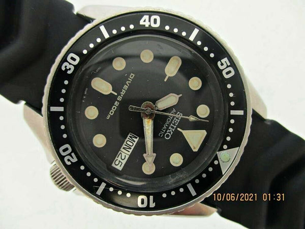 03' SEIKO 7S26 0030 AUTO MIDSIZED BLACK DAY DATE 300802 EU SHIP SERVICED WATCH